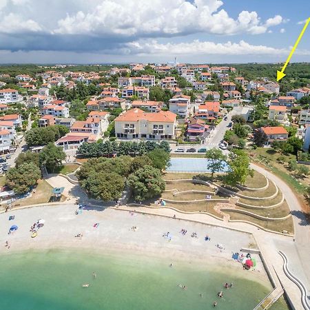 Apartment Tina By The Beach Пьешчана-Увала Экстерьер фото