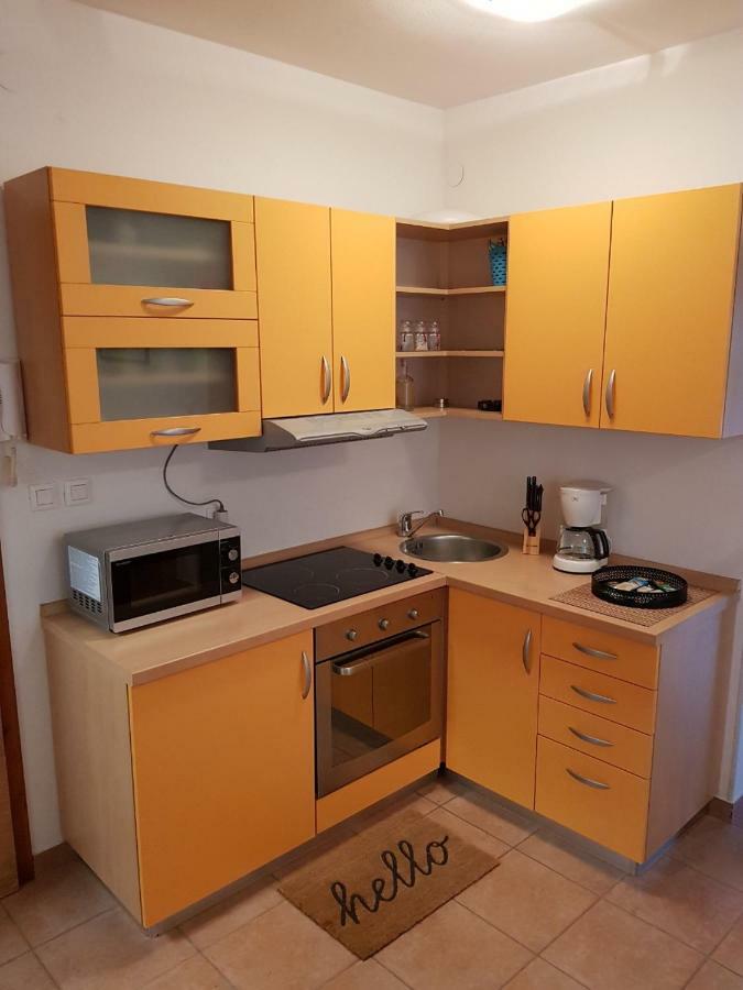 Apartment Tina By The Beach Пьешчана-Увала Экстерьер фото
